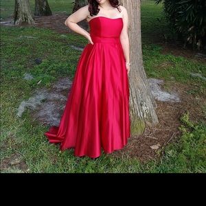 Camille La Vie Prom Dress! It Has Pockets Too!!